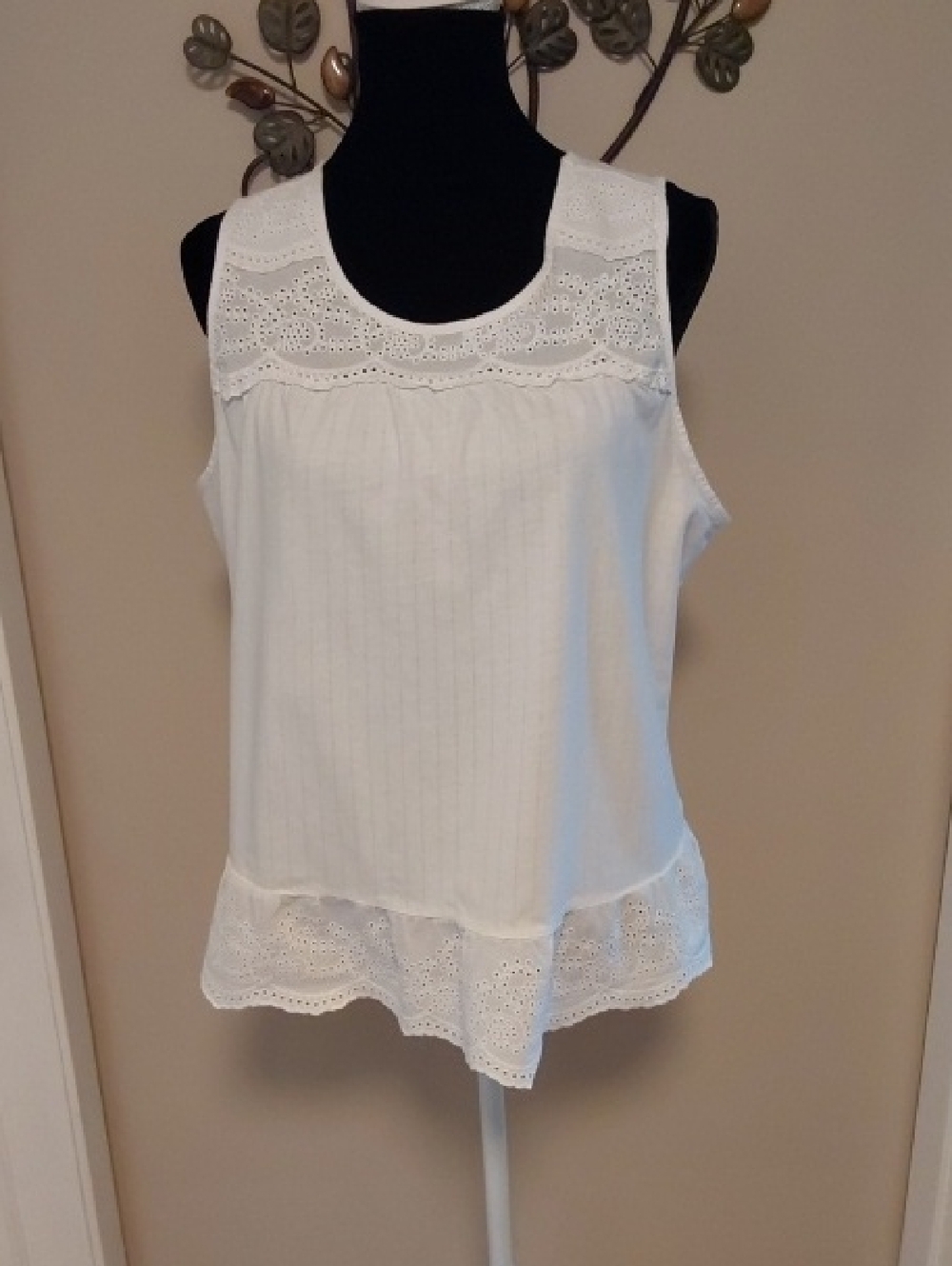 Ralph Lauren Black Label White Eyelet Trim Sleeveless Tank